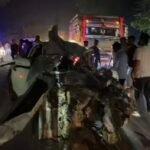 Kharora Road Accident : खरोरा में दर्दनाक हादसा, पुलिसकर्मी समेत दो दोस्तों की मौत, तीसरा गंभीर