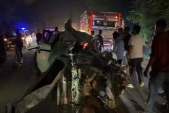 Kharora Road Accident : खरोरा में दर्दनाक हादसा, पुलिसकर्मी समेत दो दोस्तों की मौत, तीसरा गंभीर