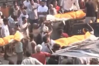 Vaishali Boat Accident : गंगा में नाव डूबी, 13 बच्चों की मौत, एक परिवार की 7 बच्चियां शामिल, 15 साल की चांदनी ने बचाईं 2 जानें