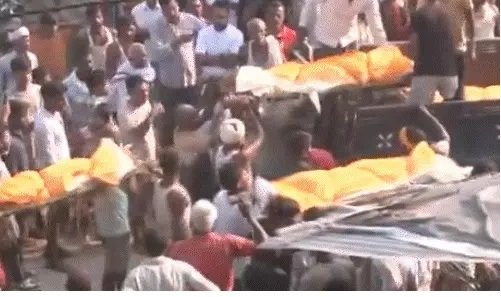 Vaishali Boat Accident : गंगा में नाव डूबी, 13 बच्चों की मौत, एक परिवार की 7 बच्चियां शामिल, 15 साल की चांदनी ने बचाईं 2 जानें