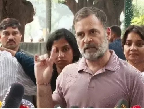 Rahul Gandhi Student Protest : राहुल गांधी ने छात्र प्रदर्शनकारियों के साथ की प्रेस कॉन्फ्रेंस, दिल्ली पुलिस पर मारपीट के आरोप