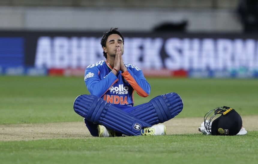 Abhishek Sharma 150 Sixes : अभिषेक शर्मा के छक्कों से कांपा न्यूजीलैंड! रोहित-सूर्या के खास क्लब में एंट्री, 38 गेंदों में मचाई तबाही