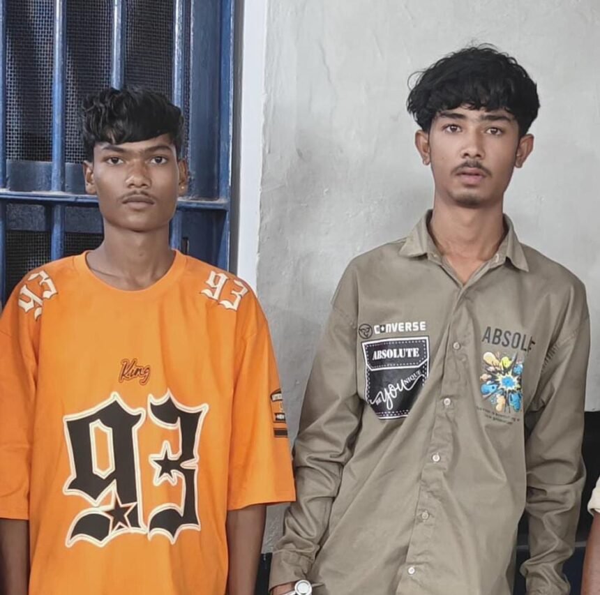 Bhilai Ganja Smuggling : आईफोन लेकर स्कूटी से गांजा बेचने निकले दो युवक, पुलिस ने 1.510 किलो नशा किया जब्त