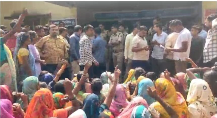 Korba Child Murder Case : मासूम के हत्यारे को फांसी देने की मांग, राजगामार चौकी का घेराव