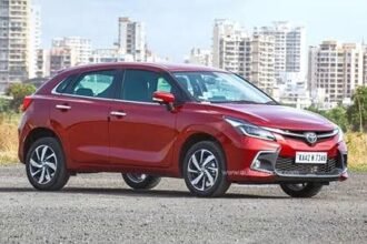 Toyota Glanza Facelift : आ रही है टोयोटा की सबसे सस्ती कार, CNG में 30 KM तक माइलेज की उम्मीद