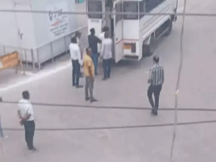 Railway Constable Accused of Smuggling