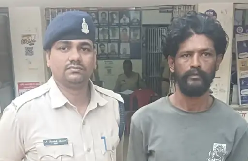 Durg Jamul Murder Attempt : एक्स गर्लफ्रेंड के मंगेतर पर जानलेवा हमला, आंखों में मिर्च डालकर धारदार हथियार से वार